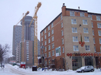 Grand format 800 X 600, Le George V en construction et agrandissement du Ch�teau Laurier, 5 janvier 2006. Photo: Jean Cazes.