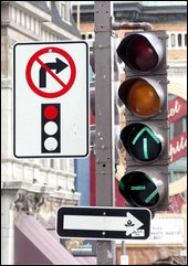 La Ville prévoit économiser les trois quarts de sa facture d’électricité des 710 intersections avec feux de signalisation aux DEL, 100 000 $ au lieu des 400 000 $ annuels. Photothèque Le Soleil, Jean-Marie Villeneuve