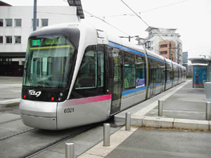 Tramway � Grenoble (France). Source: Wikip�dia.