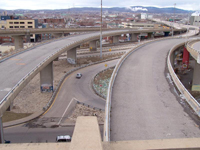 Grand format 800X600, autoroute Dufferin, vue vers le nord-ouest. Photo: Jean Cazes, 17 avril 2006.