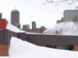 École Saint-Roch. Vue en direction SE. Crédit photo: Jean Cazes, 15 mars 2008.