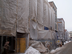 Rue Saint-Joseph Est, côté nord. Crédit photo: Jean Cazes, 7 décembre 2007.