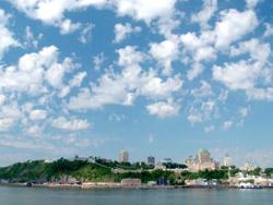 Grand format 800X600, vue sur Québec à partir de Lévis, 20 juillet 2006. Photo: Jean Cazes.