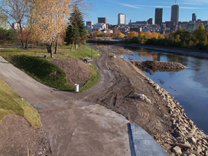 Grand format 800X600. Photo 3: Vue vers le SE � partir du pont Drouin.