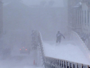 Piste Red Bull Crashed Ice sur la rue Saint-Louis (près du Château Frontenac), direction E. Photo: Jean Cazes, 2 mars 2007, 14h52.