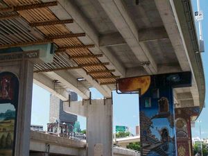 Élimination des bretelles de l'autoroute Dufferin, vue en direction SE à partir du boulevard Charest. Photo: Jean Cazes, 29 juin 2007.