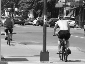 Scène croquée sur la 3e Avenue, coin 2e Rue. Photo: Jean Cazes, 2 août 2007.