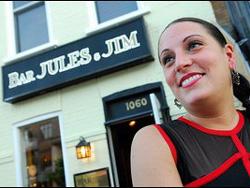 Isabelle Blasco, proprio du Bar Jules et Jim, avenue Cartier. Photo: Patrice Laroche, Le Soleil.