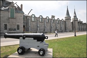 Il ne sera pas possible de connaître l’avenir du Manège avant que ne soit remis le rapport des inspecteurs de l’armée à l’automne. Photothèque Le Soleil.