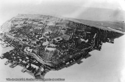 Source: Archives de la Ville de Montr�al. Reproduction d'Edgar Gari�py. Photographie d'une maquette de la ville de Qu�bec au XIXe si�cle