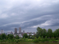 Grand format 800 X 600, approche d'un orage sur Qu�bec, 29 juin 2004. Photo: Jean Cazes.