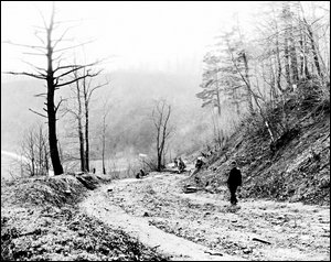 Aménagement de la côte Gilmour, en 1931. Commission des champs de bataille nationaux.