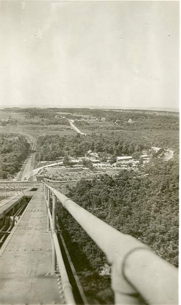 Grand format 600X374. Pont de Québec dans les années 30-40. Photo: Arthur Collin.